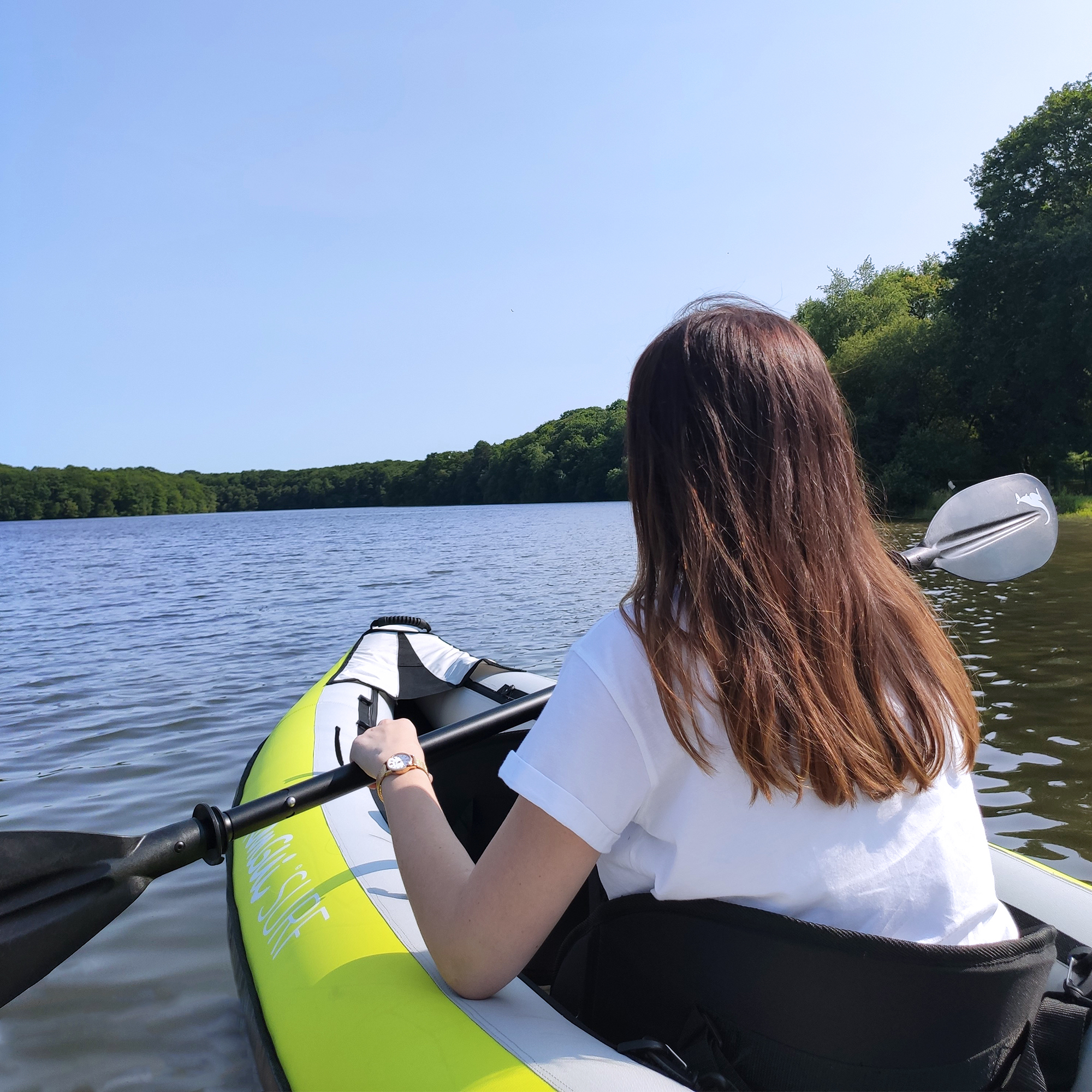 kayak gonflable facile à transporter